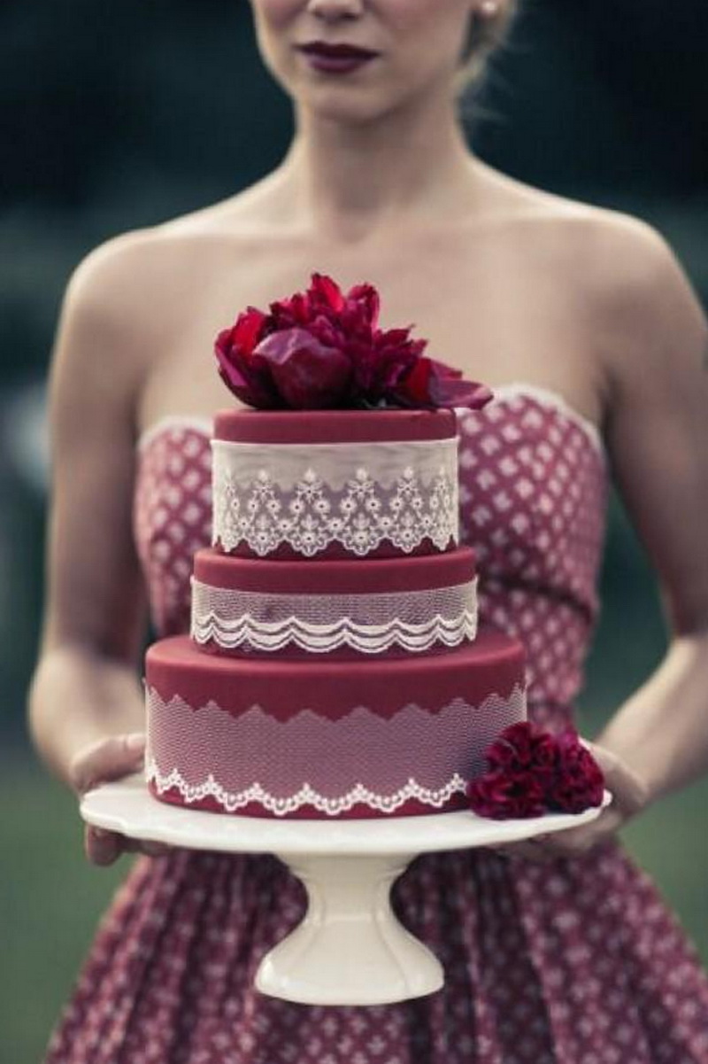 Торт на бордовой свадьбе