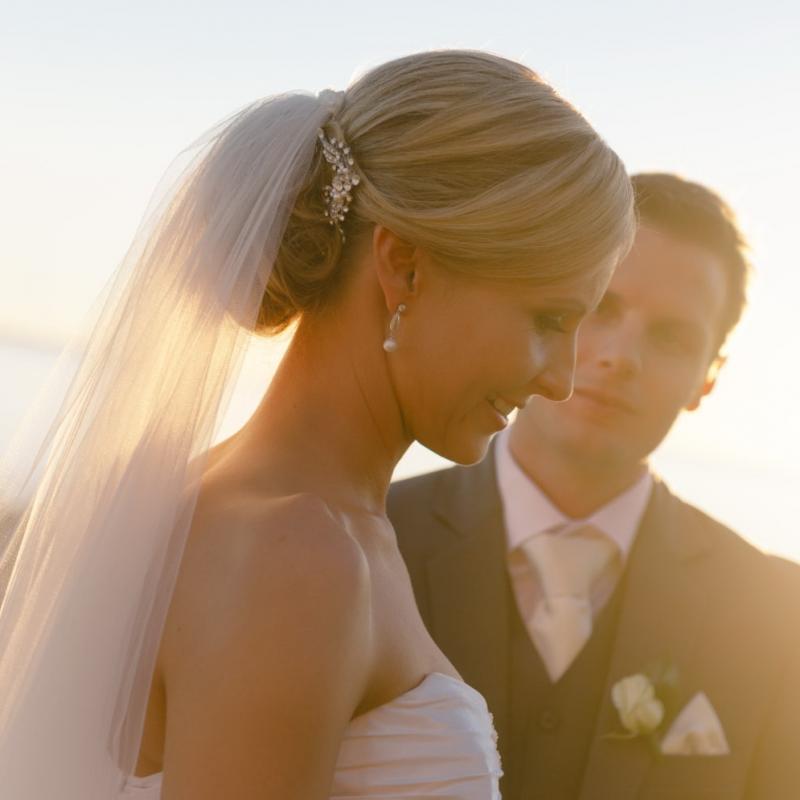 Свадебные прически пучок с фатой — фотографии и мастер класс. Узнайте!