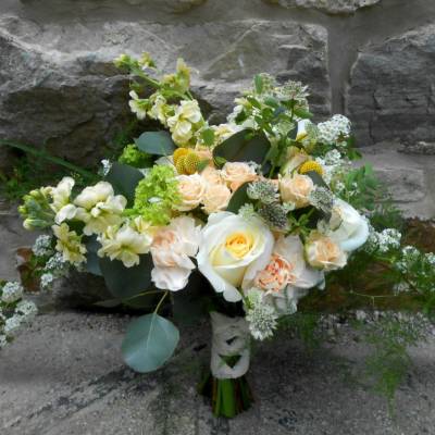 Букет невесты из роз – стильно, просто и изыскано