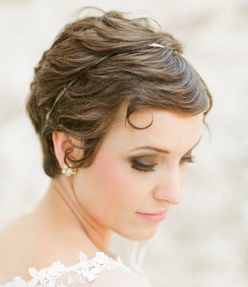 Свадебная прическа с челкой на короткие волосы