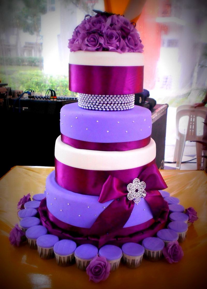 Торт для фиолетовой свадьбы