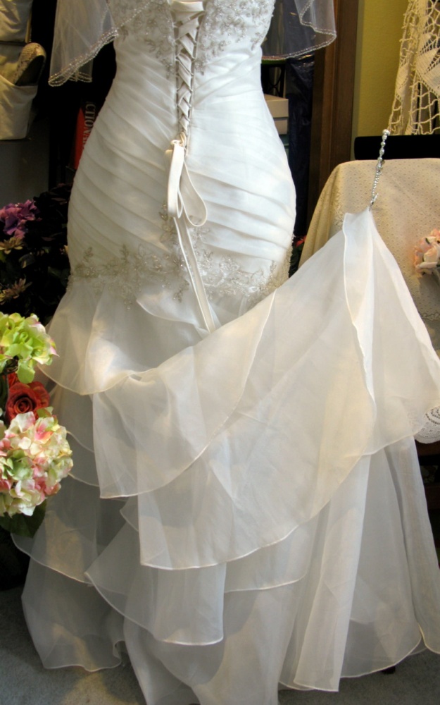 Шлейф свадебного платья