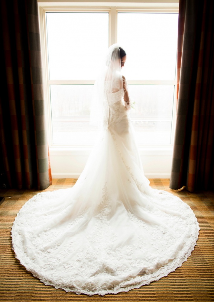 Платье невесты со шлейфом