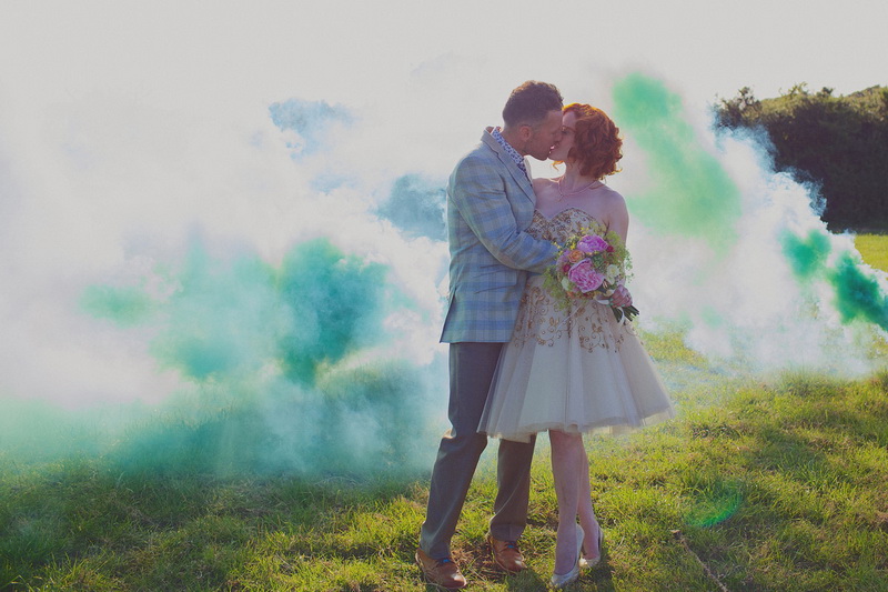 Свадебные фото с дымовыми шашками