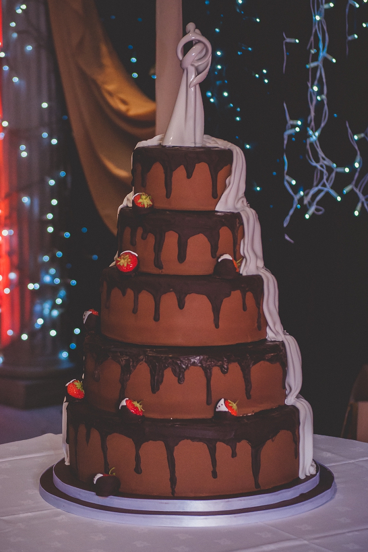 Шоколадный свадебный торт