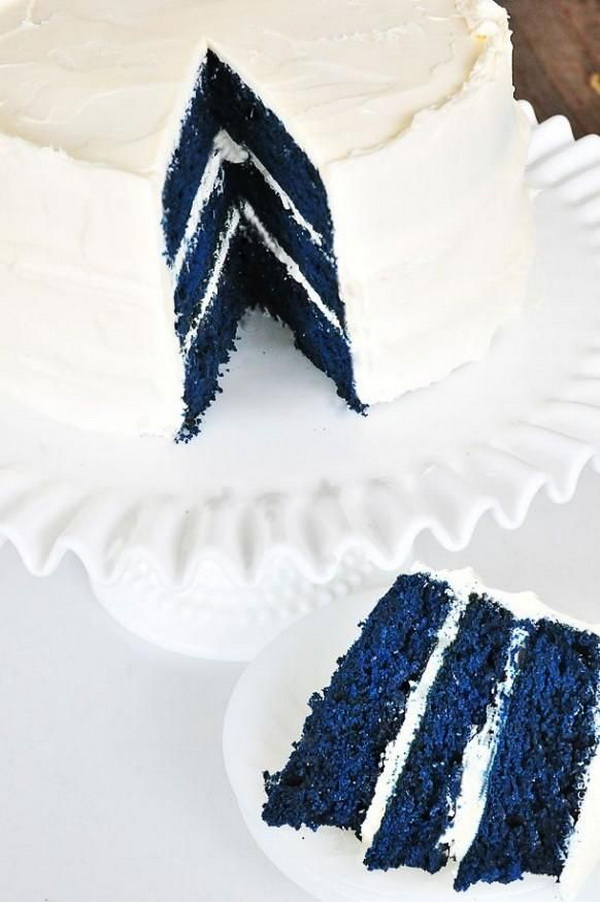 Свадебный торт с синей начинкой