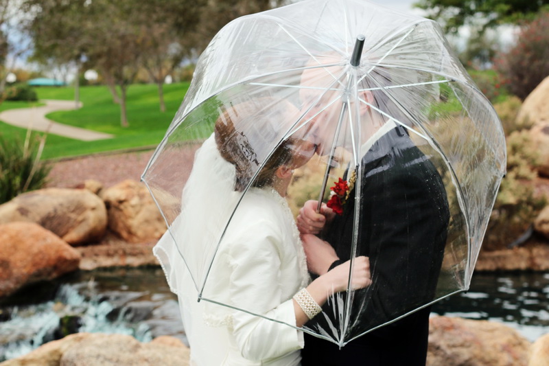 Свадебна фотосессия в дождь